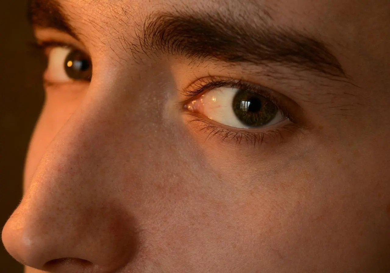 Comment enlever les cernes efficacement : Les astuces incontournables