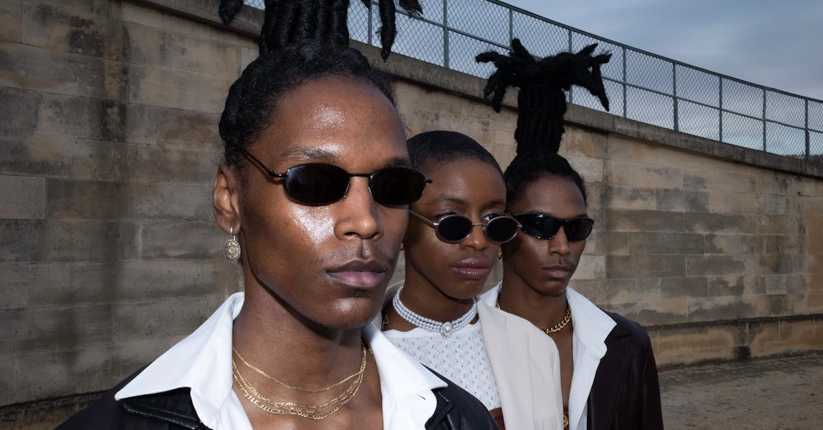 découvrez les meilleures coiffures longues pour hommes, alliant style et élégance. que vous recherchiez des inspirations pour un look décontracté ou sophistiqué, explorez nos conseils pour entretenir et coiffer vos cheveux longs avec confiance.