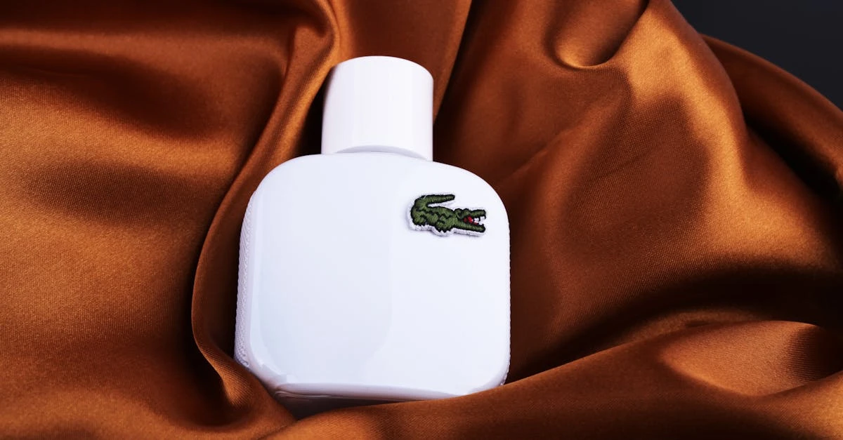 découvrez l'univers de lacoste, la marque emblématique alliant élégance et sportivité. explorez notre collection de vêtements, chaussures et accessoires pour un style moderne et décontracté. adoptez le chic à la française avec lacoste.