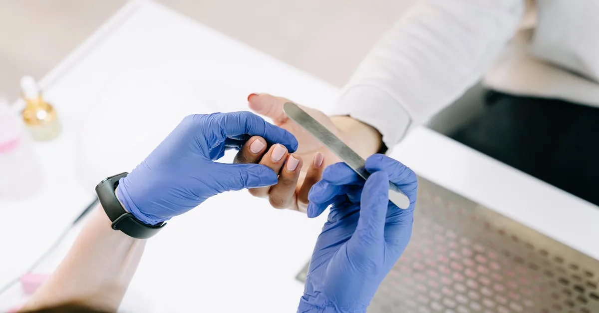 traitement efficace pour ongles décollés : soins et solutions pour réparer et renforcer vos ongles en toute sécurité.