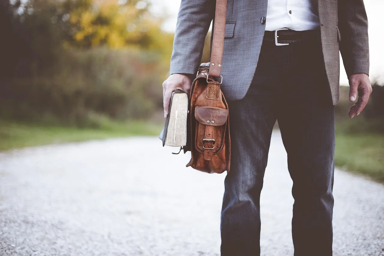 Pantalon droit homme : l’élégance simple qui fonctionne toujours